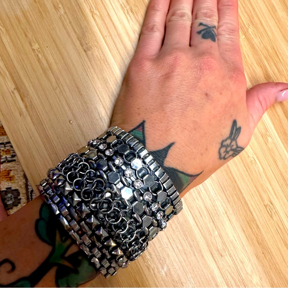 GUC silver plated statement piece. All stones intact. ❤️🧡💜